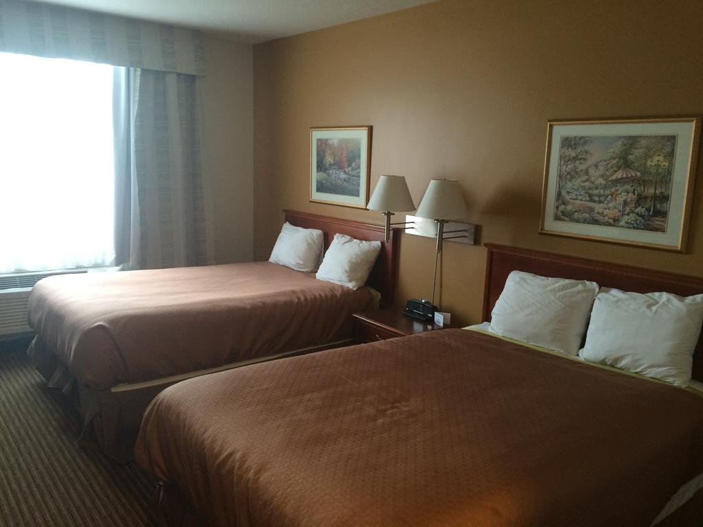 Foxwood Inn And Suites Fox Creek Phòng bức ảnh