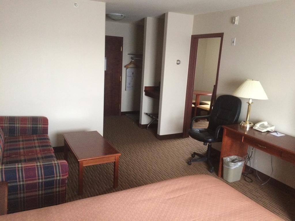 Foxwood Inn And Suites Fox Creek Phòng bức ảnh
